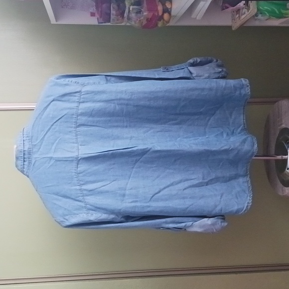 Tie at Waist Cropped Chambray Denim Shirt - Picture 2 of 2